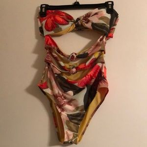 One piece cut out floral printed swimsuit